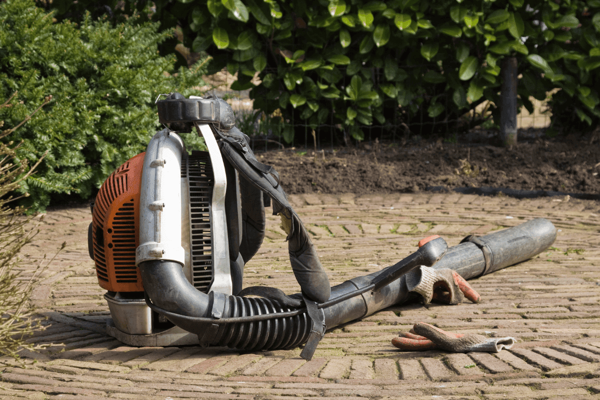 lombszívók-lombfúvók