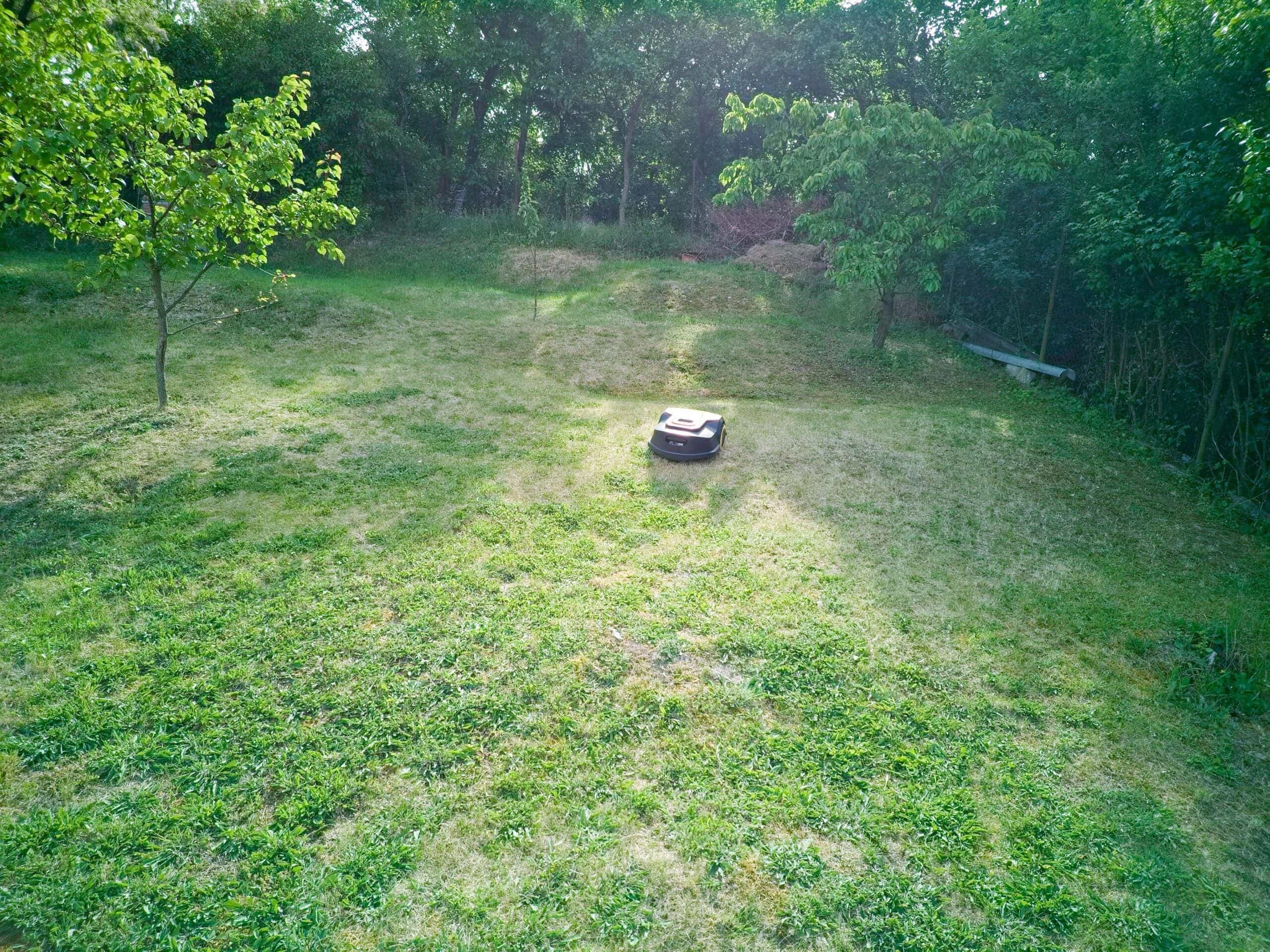 sekání trávy Karcher RCX 6, robotická sekačka