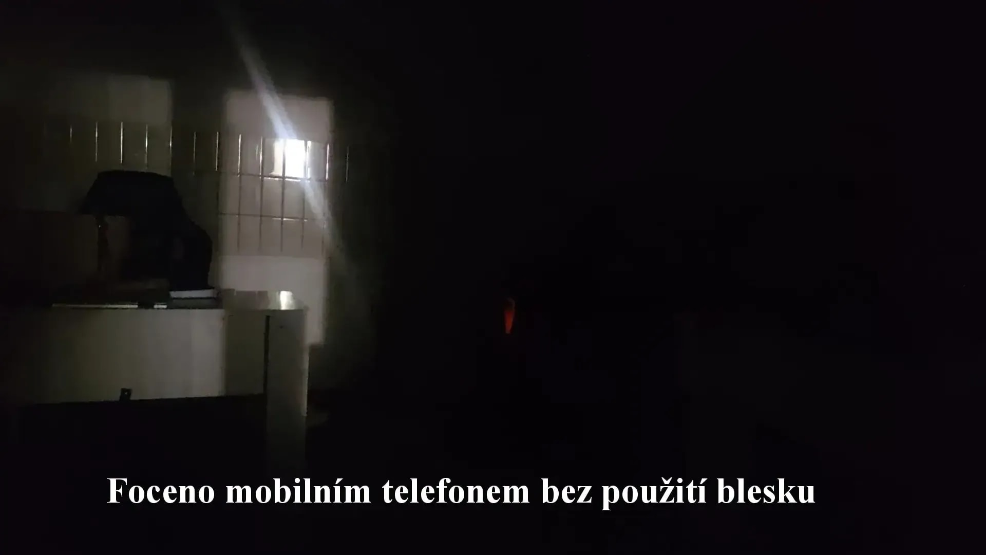 fotka-za-tmy-telefonem