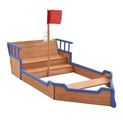 Kalózhajó formájú homokozó