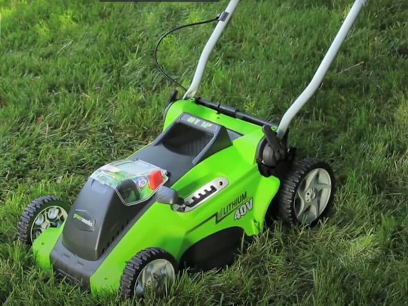 A legjobb kerti fűnyírók – Teszt és Tippek a választáshoz