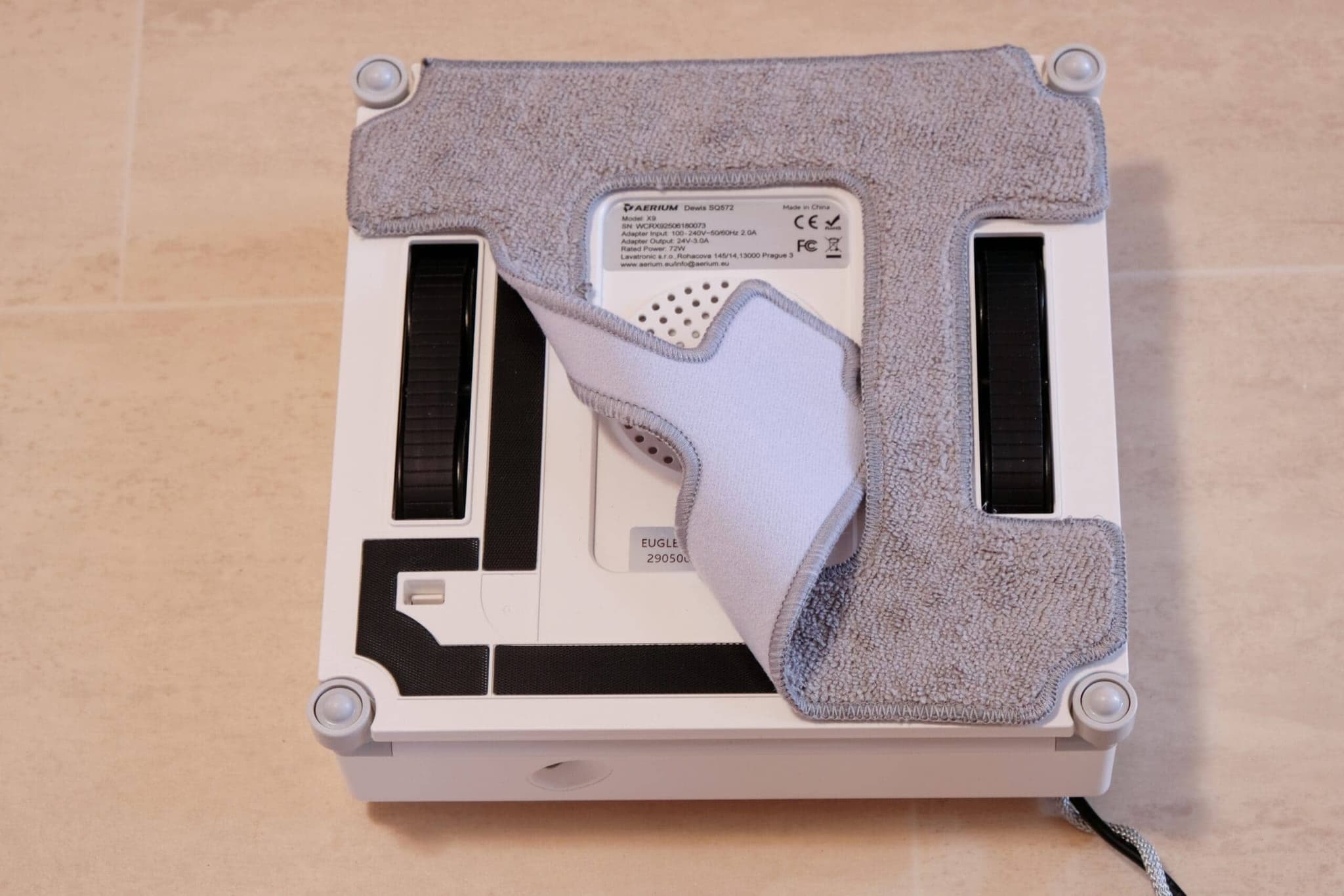 spodní strana robotický čistič oken Aerium Dewis SQ572