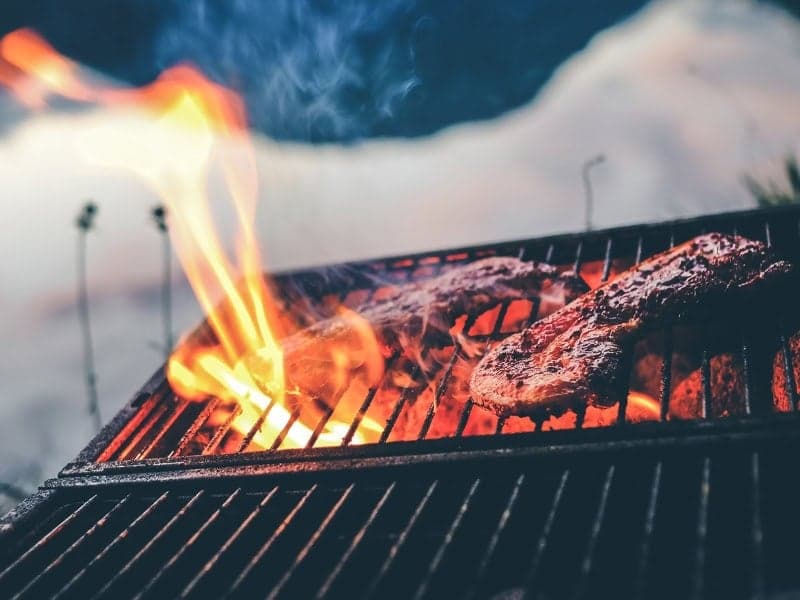 legjobb hordozható mini grillsütő - grillezés