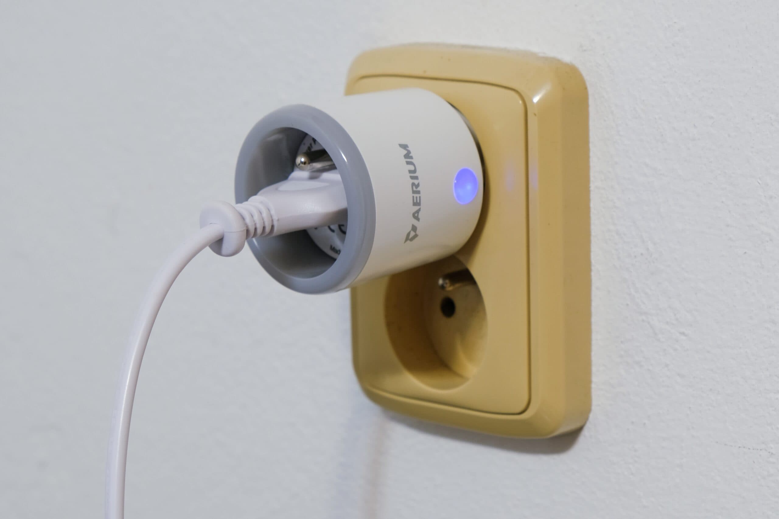 zapojená smart zásuvka Aerium Neo Plug MaWi