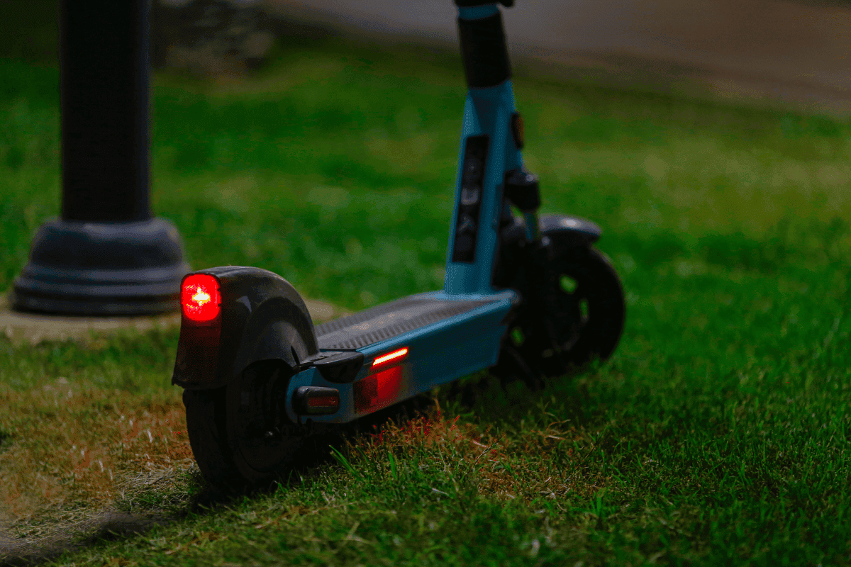 Legjobb elektromos rollerek sotetben
