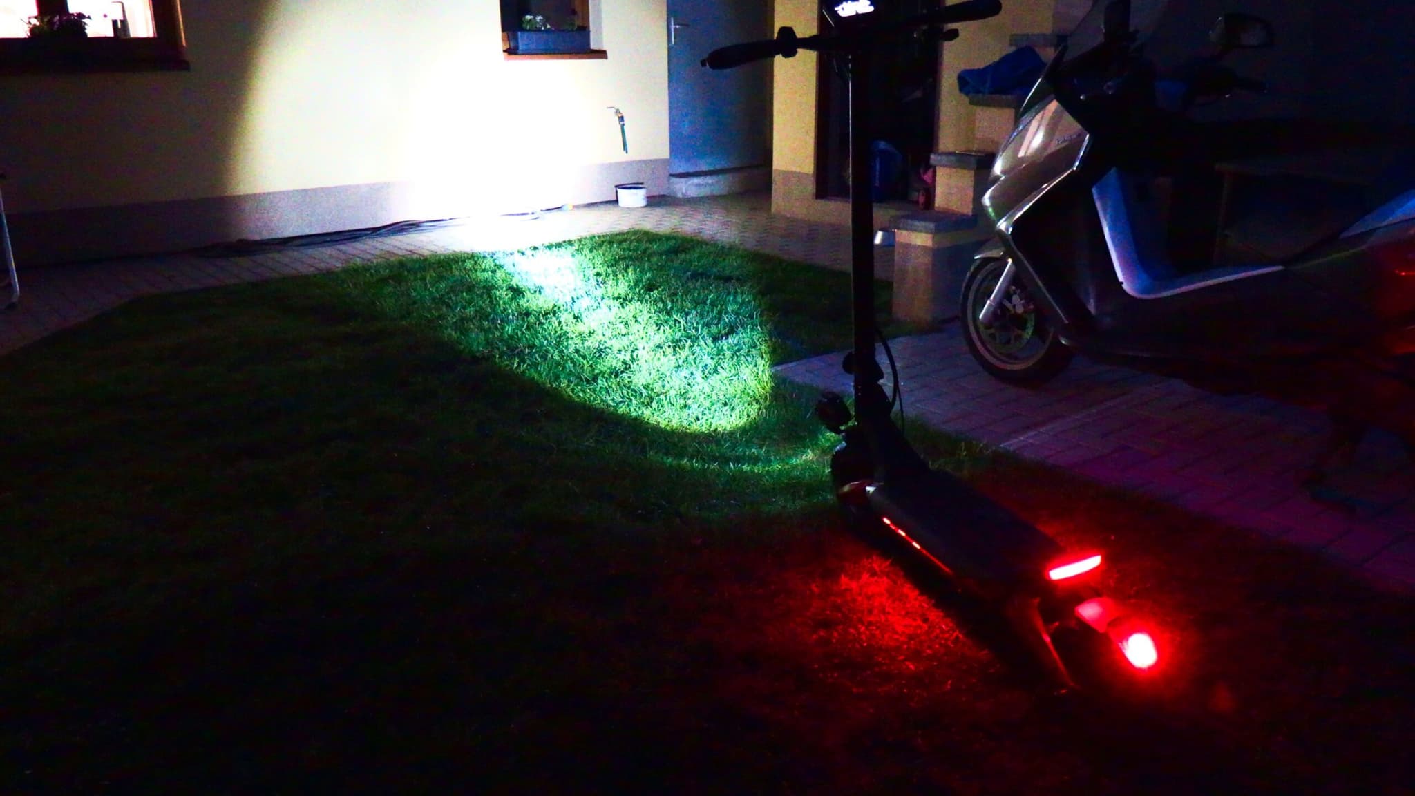 sencor scooter x50, fényszórók, elektromos roller teszt