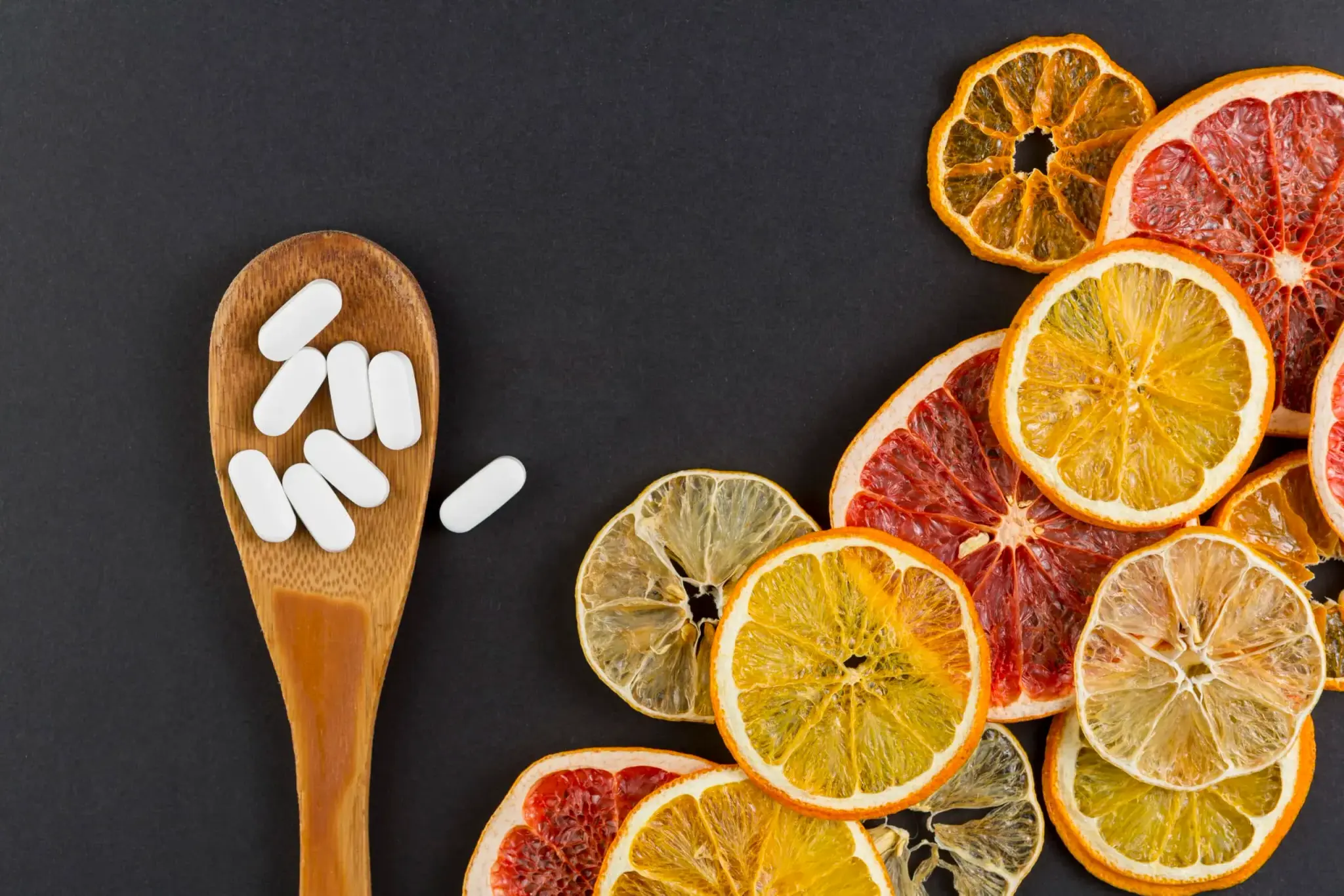 Liposzómás C-vitamin – tabletták és gyümölcsök