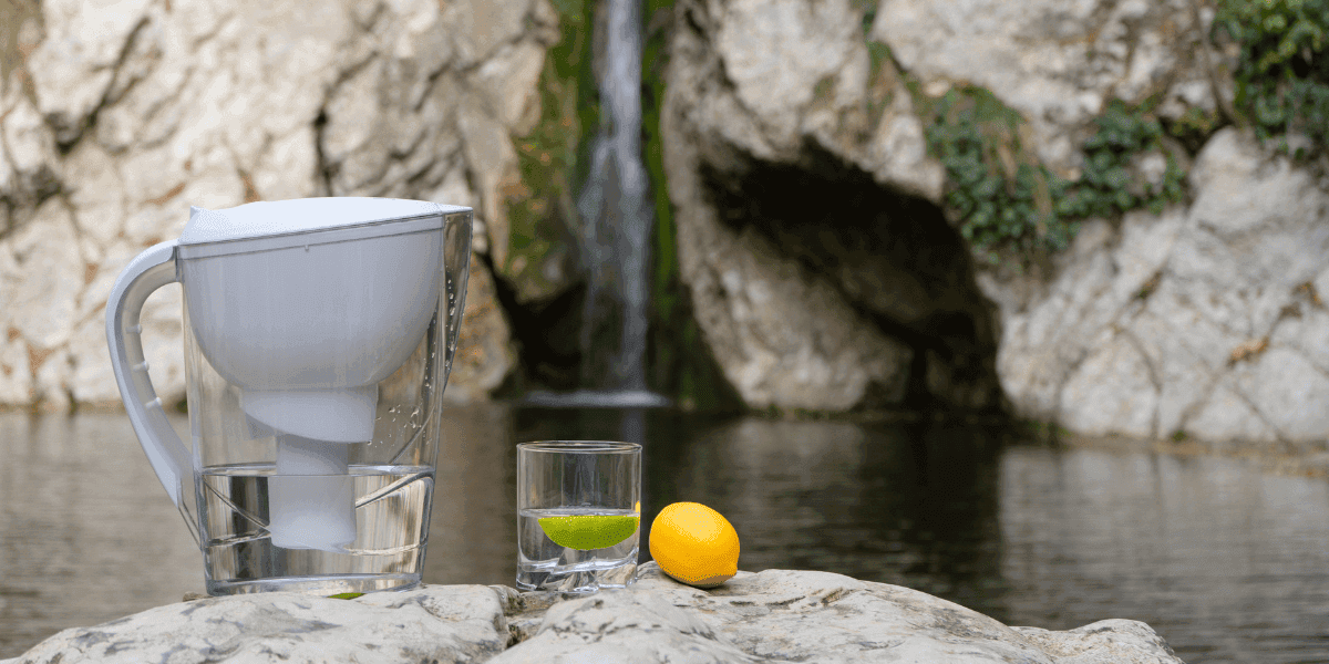 vízszűrő kancsó–citronnal