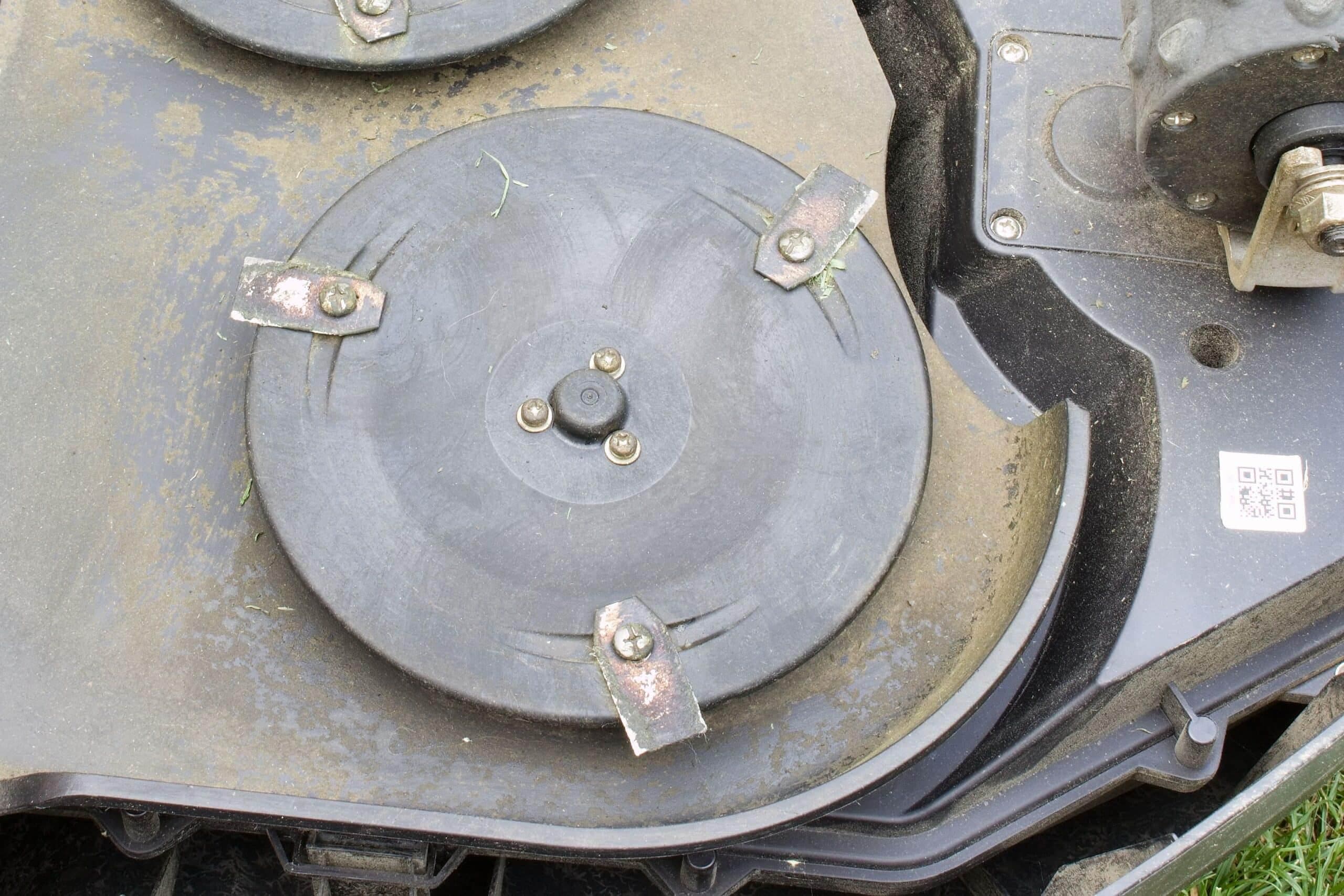 žací kotouč robotické sekačky Karcher, recenze Testado